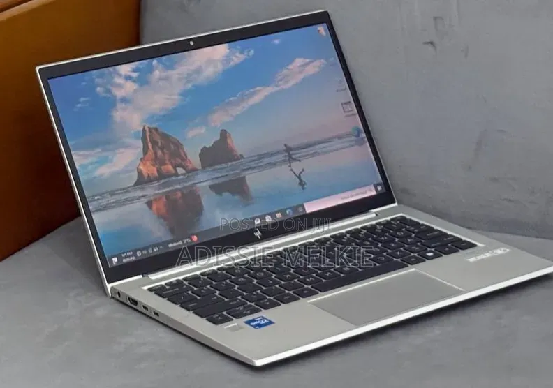New Laptop HP EliteBook 830 G8 16GB Intel Core i5 SSD 512GB