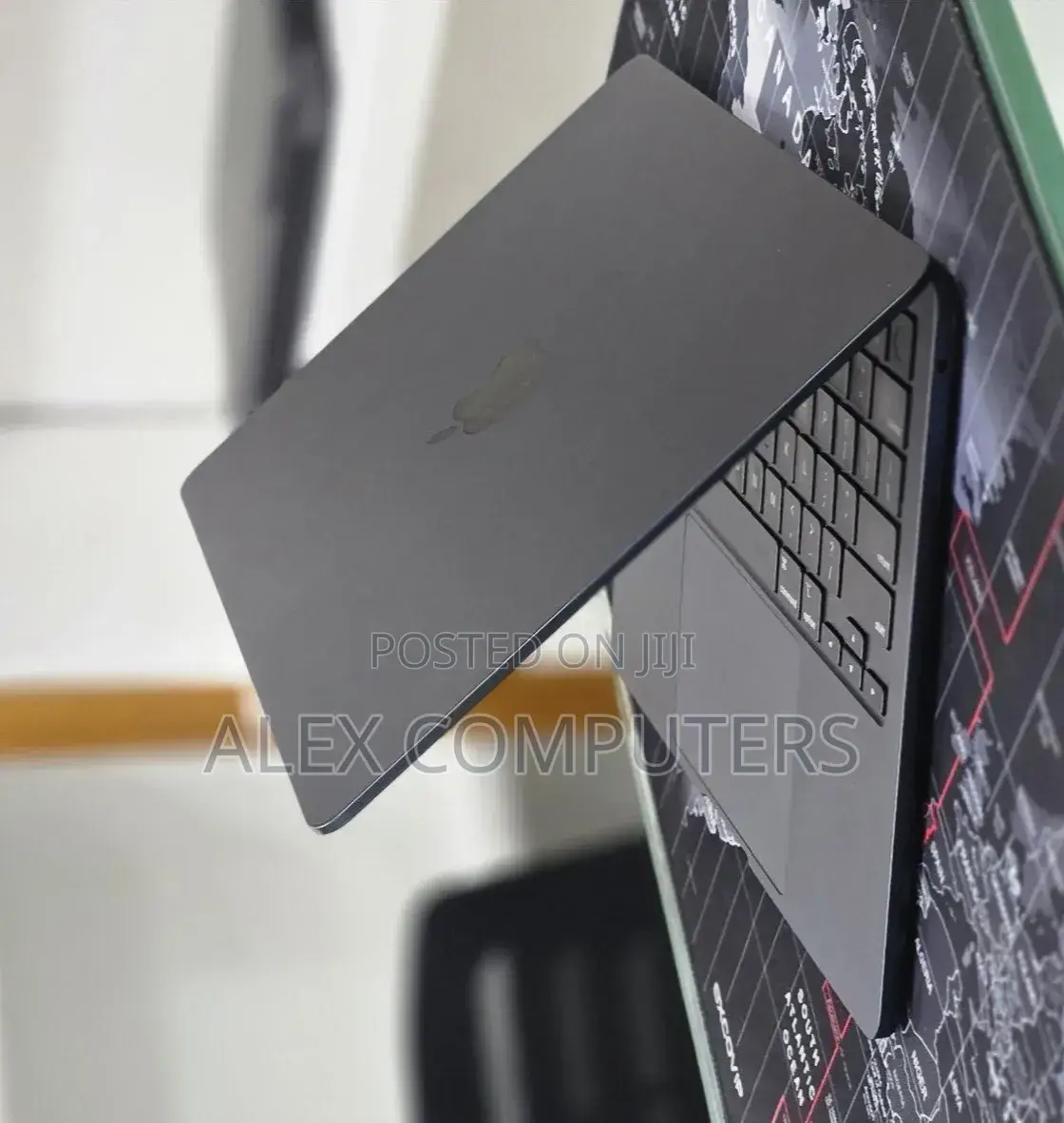 New Laptop Apple MacBook 8GB Apple M4 SSD 256GB