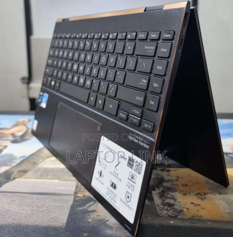 New Laptop Asus ZenBook Flip 14 UX461UA 16GB Intel Core i7 SSD 512GB