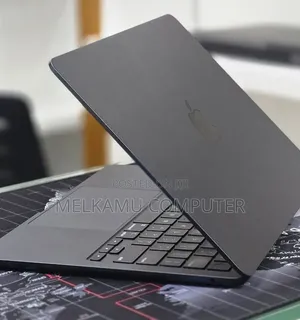 New Laptop Apple MacBook Air 2022 M2 8GB Apple M2 SSD 256GB