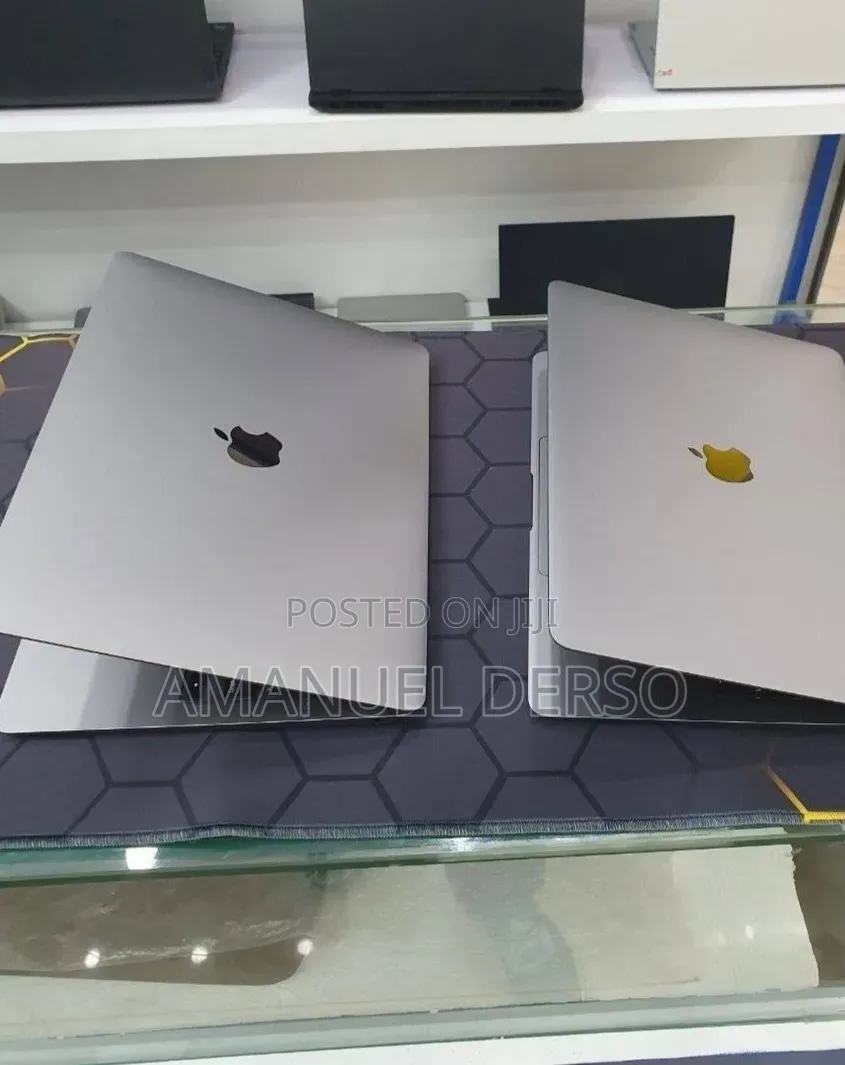 New Laptop Apple MacBook Air 2020 M1 8GB Intel Core i7 SSD 256GB