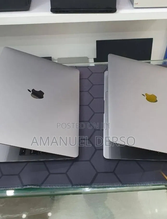 New Laptop Apple MacBook Air 2020 M1 8GB Intel Core i7 SSD 256GB
