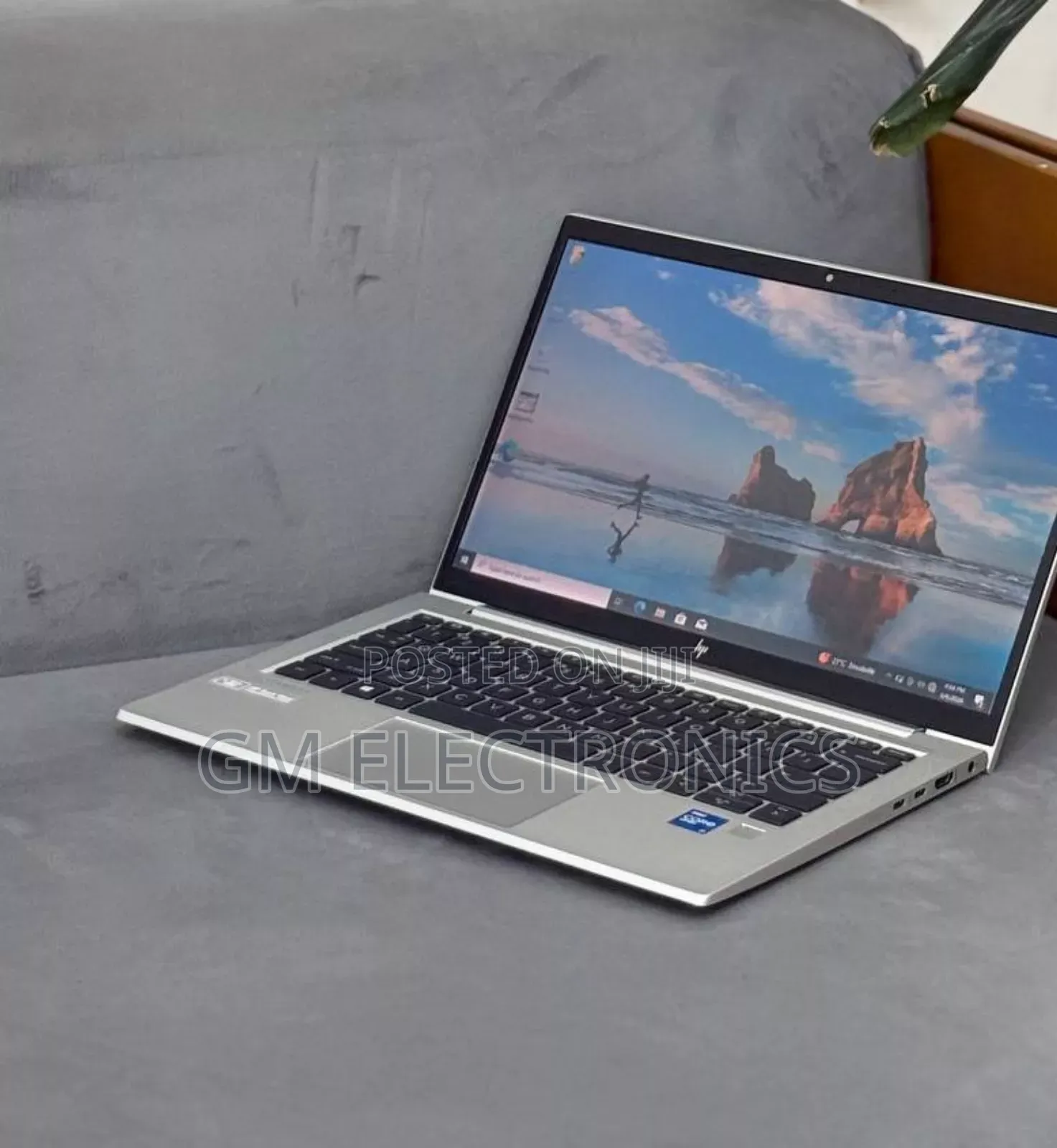 New Laptop HP EliteBook 830 G8 16GB Intel Core i5 SSD 512GB