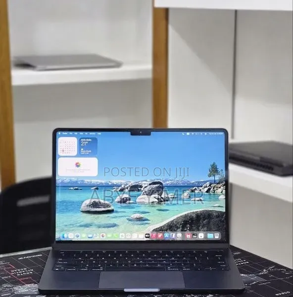 New Laptop Apple MacBook Air 2022 M2 8GB Intel Core M2 SSD 256GB