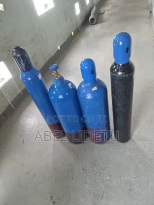 Compressed Oxygen Gas Cylinder
