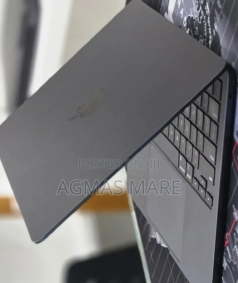 New Laptop Apple MacBook Air 2022 M2 8GB Apple M2 SSD 256GB