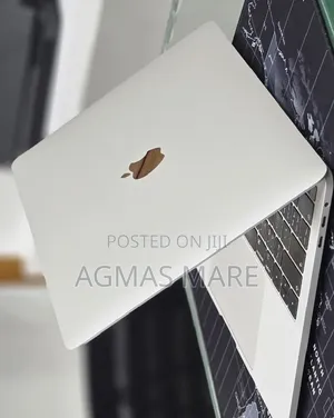 New Laptop Apple MacBook Pro 2019 16GB Intel Core i7 SSD 512GB