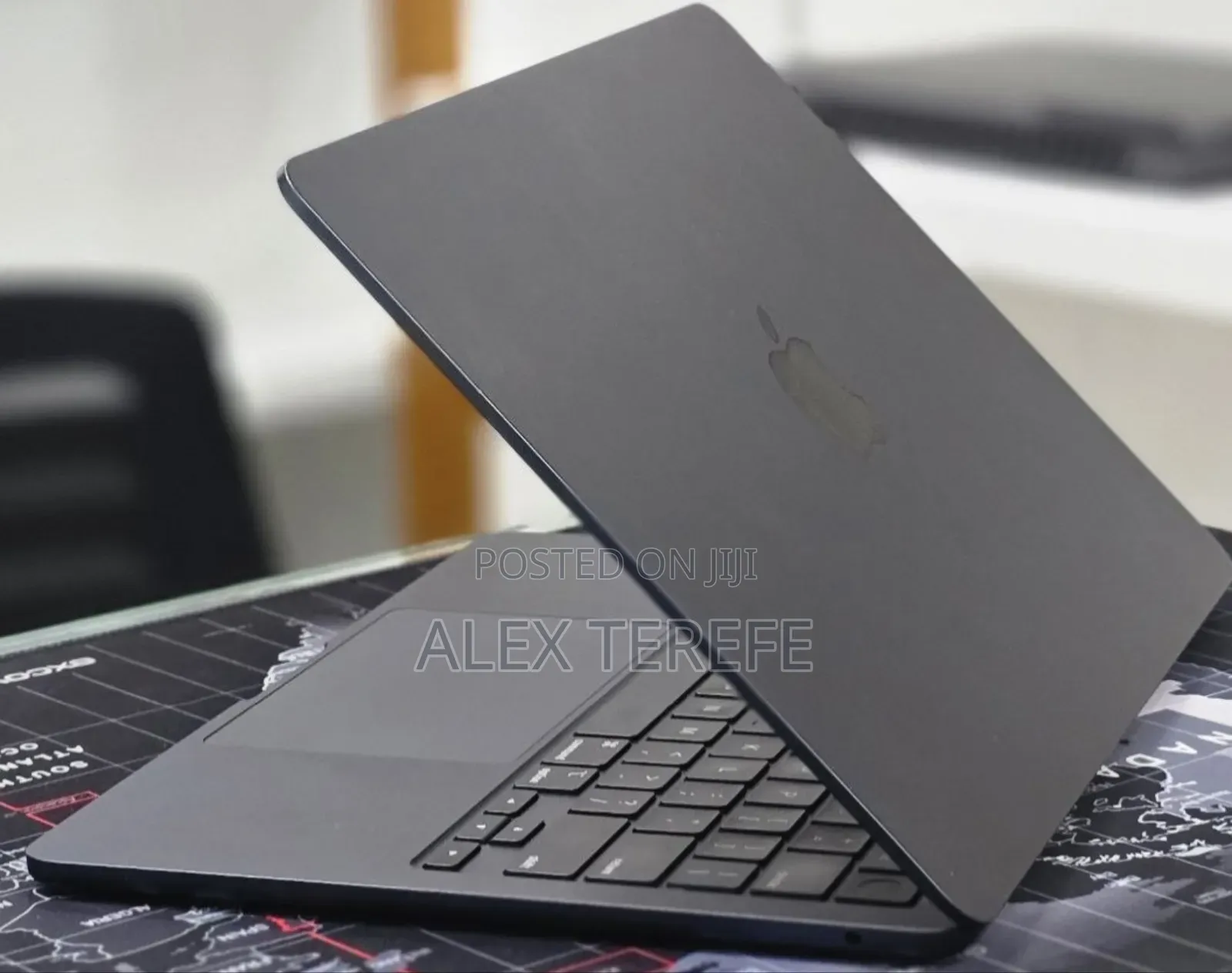 New Laptop Apple MacBook Air 2022 M2 8GB Apple M2 SSD 256GB
