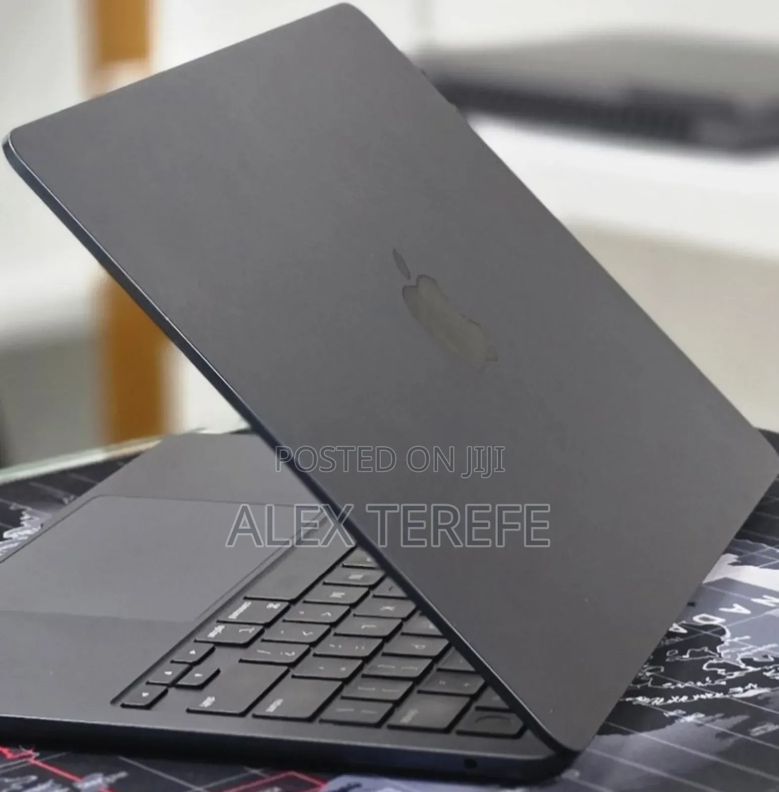 New Laptop Apple MacBook Air 2022 M2 8GB Apple M2 SSD 256GB