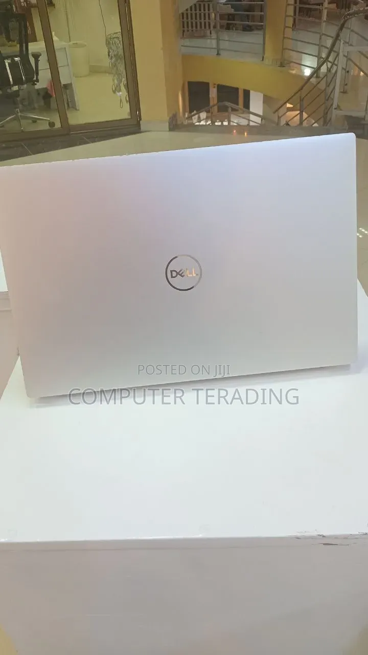New Laptop Dell 16GB Intel Core i7 SSD 512GB