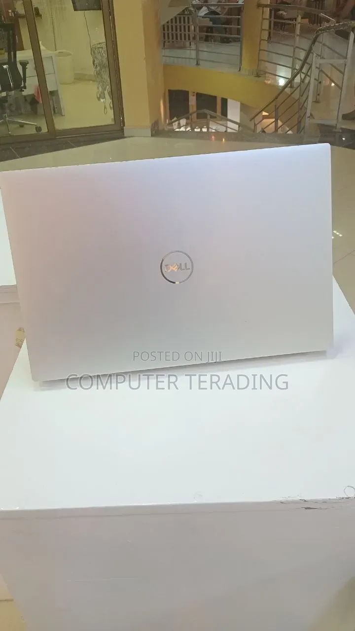 New Laptop Dell 16GB Intel Core i7 SSD 512GB