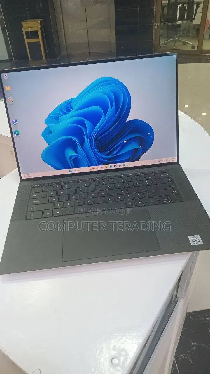 New Laptop Dell 16GB Intel Core i7 SSD 512GB