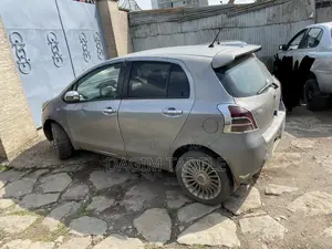 Toyota Yaris 1.0 VVT-i 2007 Gray