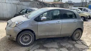 Toyota Yaris 1.0 VVT-i 2007 Gray