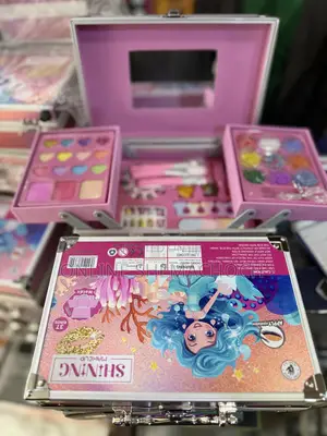 Kids Shining Make Up የልጆች ሜክአፕ