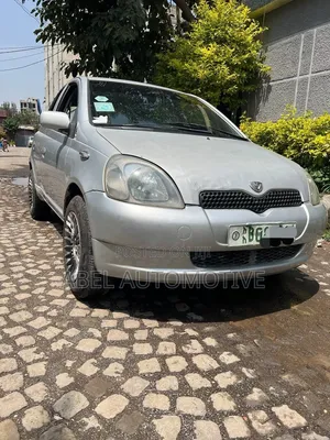 Toyota Vitz 2001 Silver