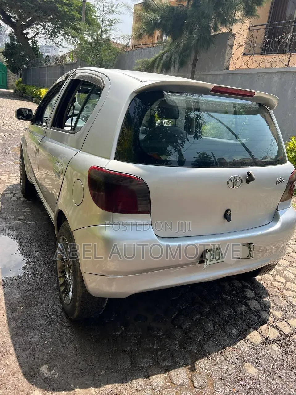 Toyota Vitz 2001 Silver