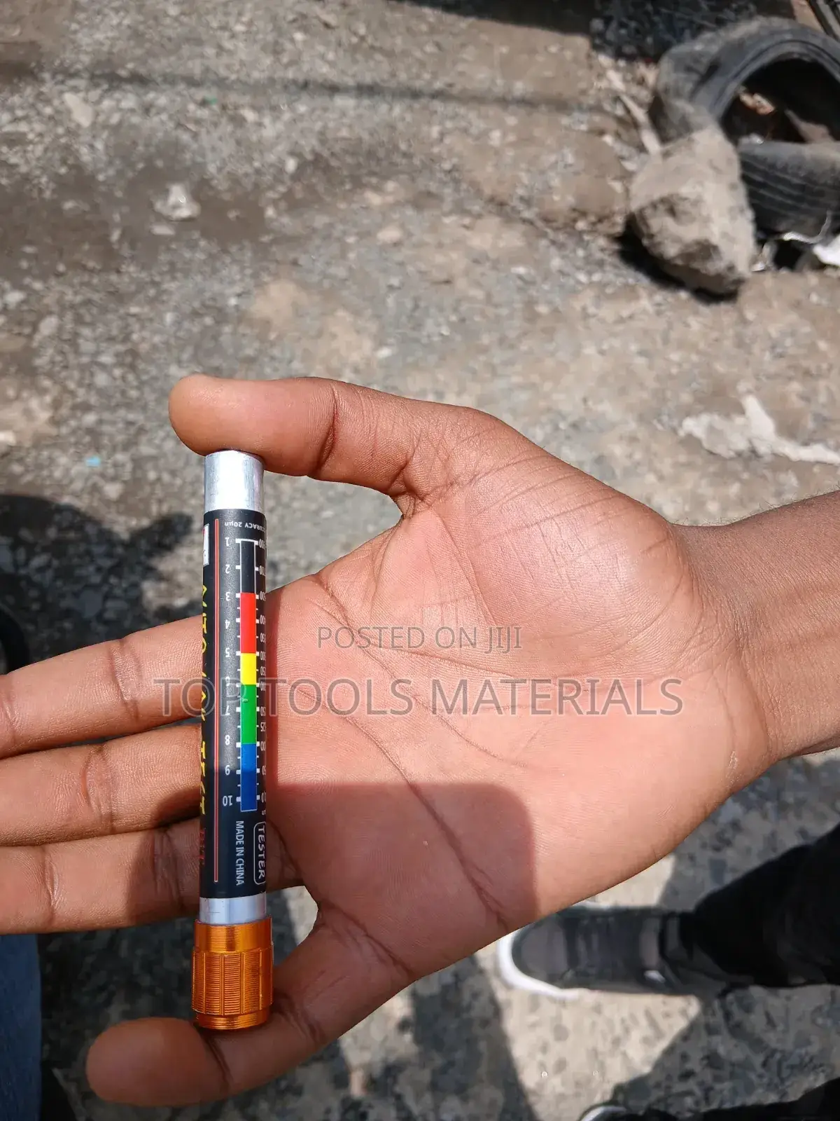 ,ተንቀሳቃሽ የመኪና ቀለም ውፍረት መለኪያ (Car Paint Thickness Gauge)