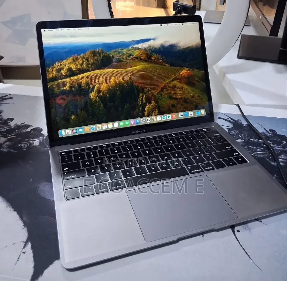 New Laptop Apple MacBook 8GB Intel Core i5 SSD 128GB