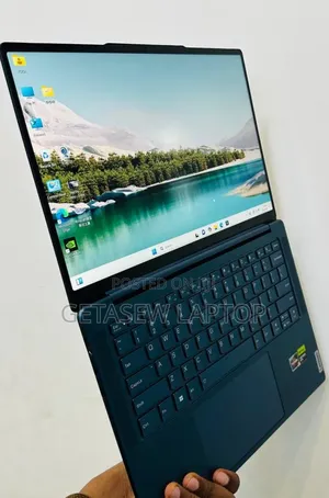 New Laptop Lenovo 16GB AMD Ryzen 7 SSD 512GB