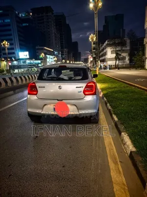 Suzuki Swift 2021 Silver