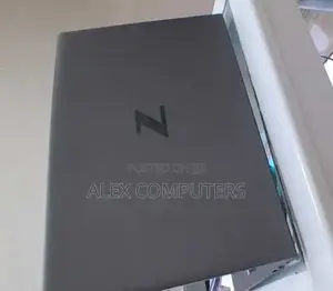 New Laptop HP ZBook Firefly G8 16GB Intel Core i7 SSD 512GB