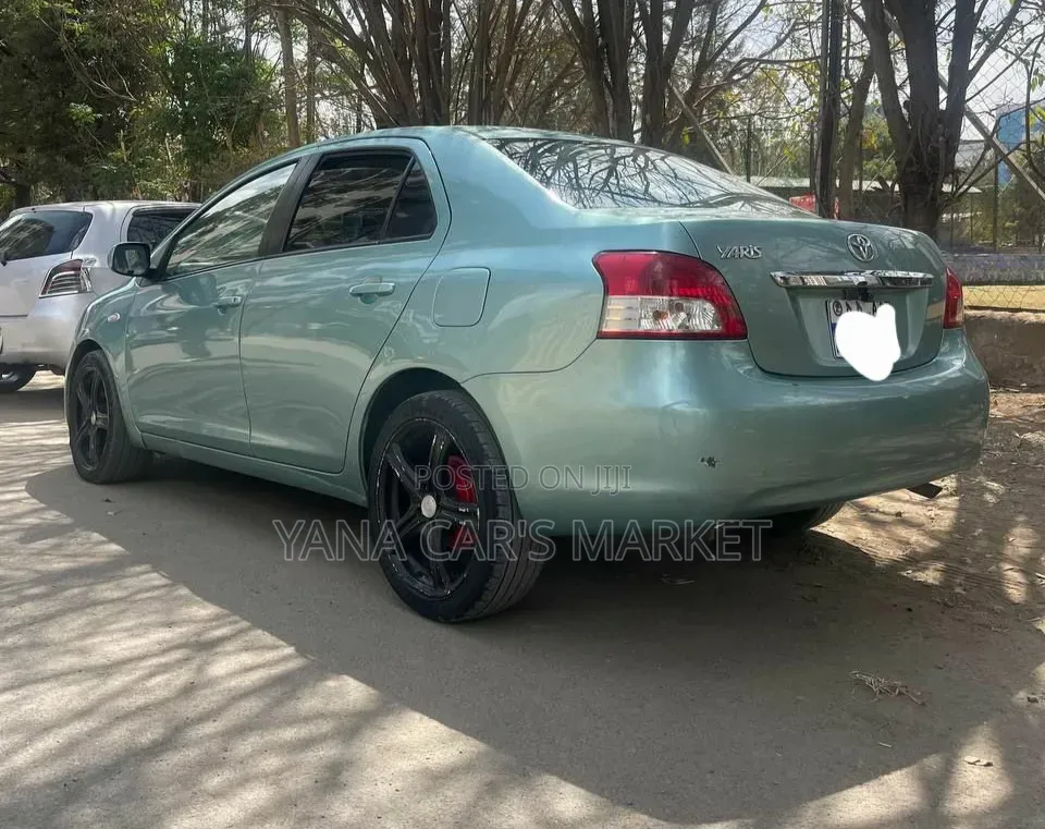 Toyota Belta 2008 Blue