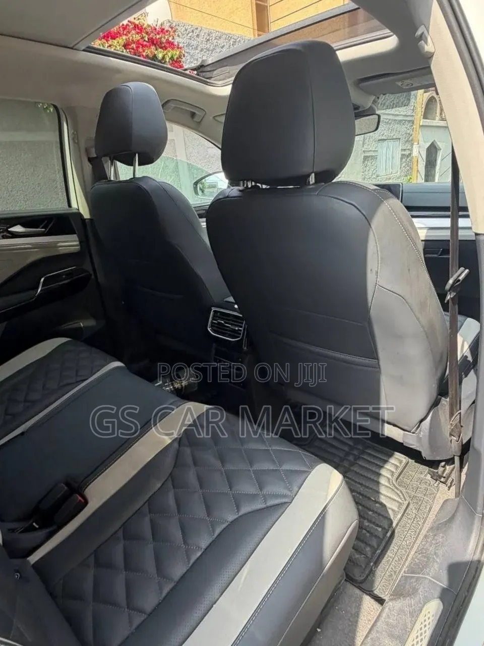 Volkswagen ID.6 2024 Beige
