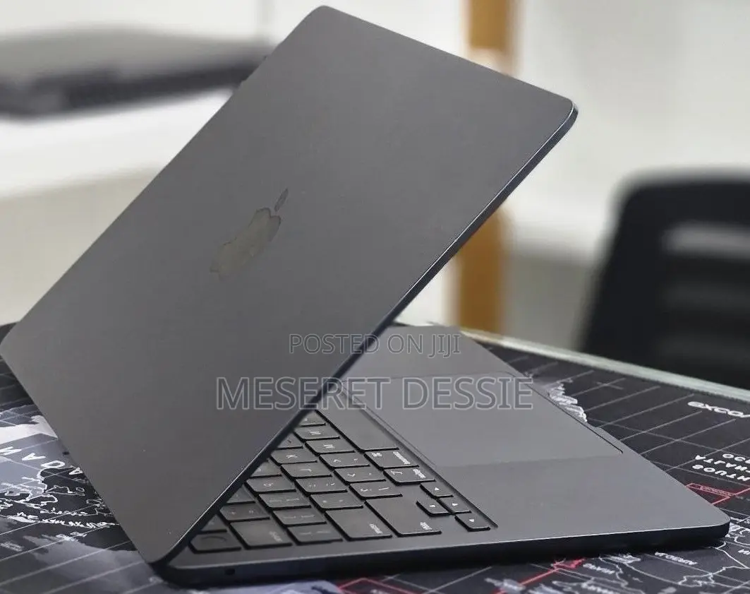New Laptop Apple MacBook Air 2022 M2 8GB Apple M2 SSD 256GB