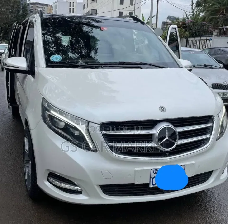 Mercedes-Benz V-Class 2022 White
