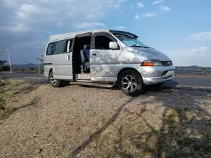 Toyota HiAce 2004 Silver