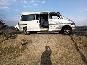 Toyota HiAce 2004 Silver