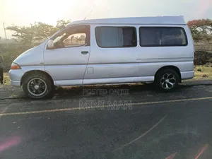 Toyota HiAce 2004 Silver