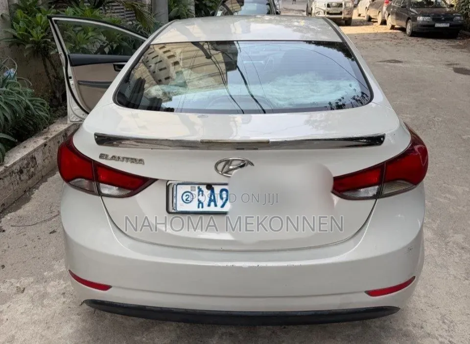 Hyundai Elantra 2015 Ivory
