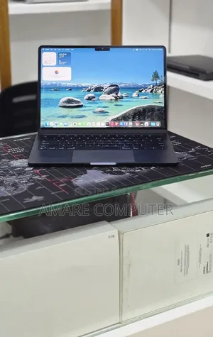 New Laptop Apple MacBook Air 2022 M2 8GB Apple M2 SSD 256GB