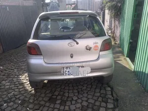 Toyota Vitz 2001 Silver