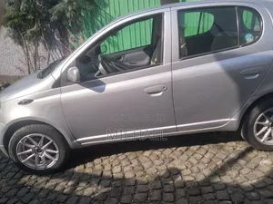 Toyota Vitz 2001 Silver