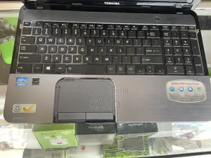 Laptop Toshiba Satellite C855 4GB Intel Core 5 HDD+SSD 500GB