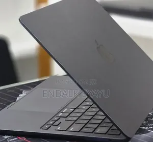 New Laptop Apple MacBook Air 2022 M2 8GB Apple M2 SSD 256GB
