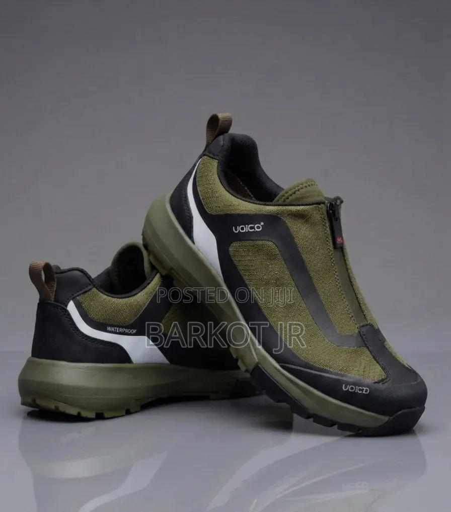 New Arrival Men's ECCO Waterproof Outdoor Sneakers