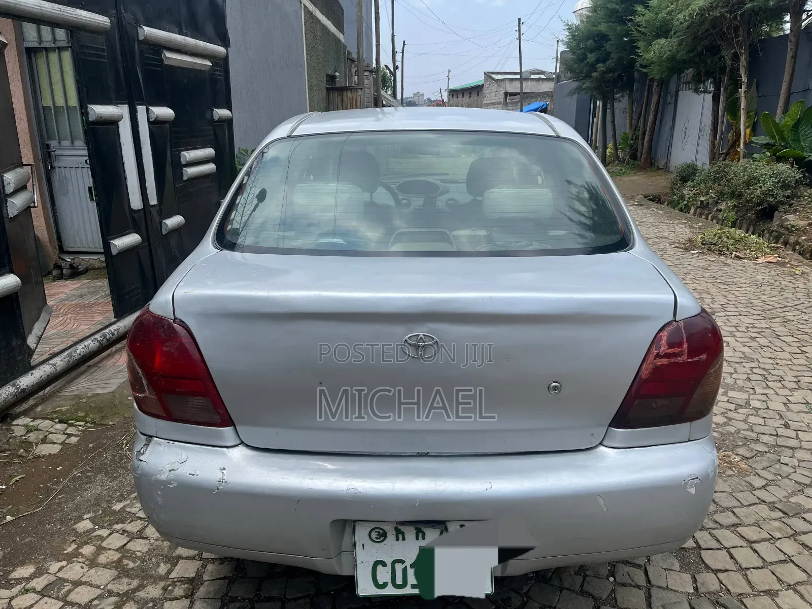 Toyota Platz 2001 Silver