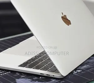New Laptop Apple MacBook Pro 2019 16GB Intel Core i7 SSD 512GB