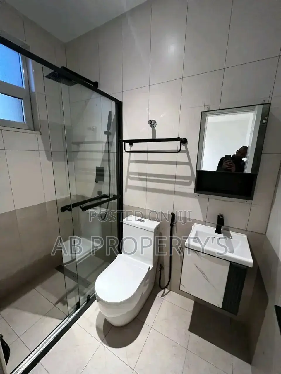 Furnished 2bdrm Apartment in ሲግናል, Yeka for sale