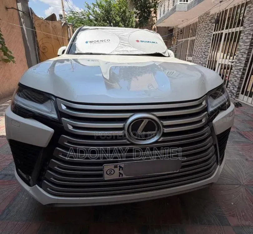 Lexus LX 2023 White