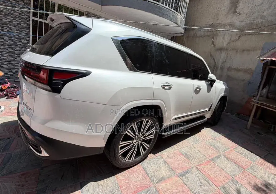 Lexus LX 2023 White