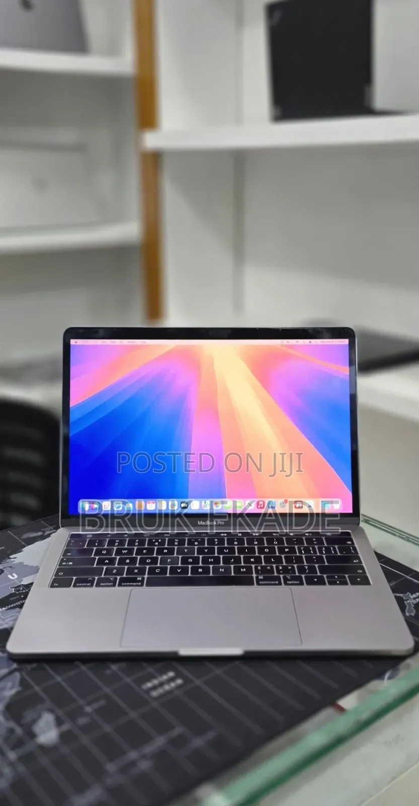 New Laptop Apple MacBook Pro 2019 16GB Intel Core i7 SSD 256GB