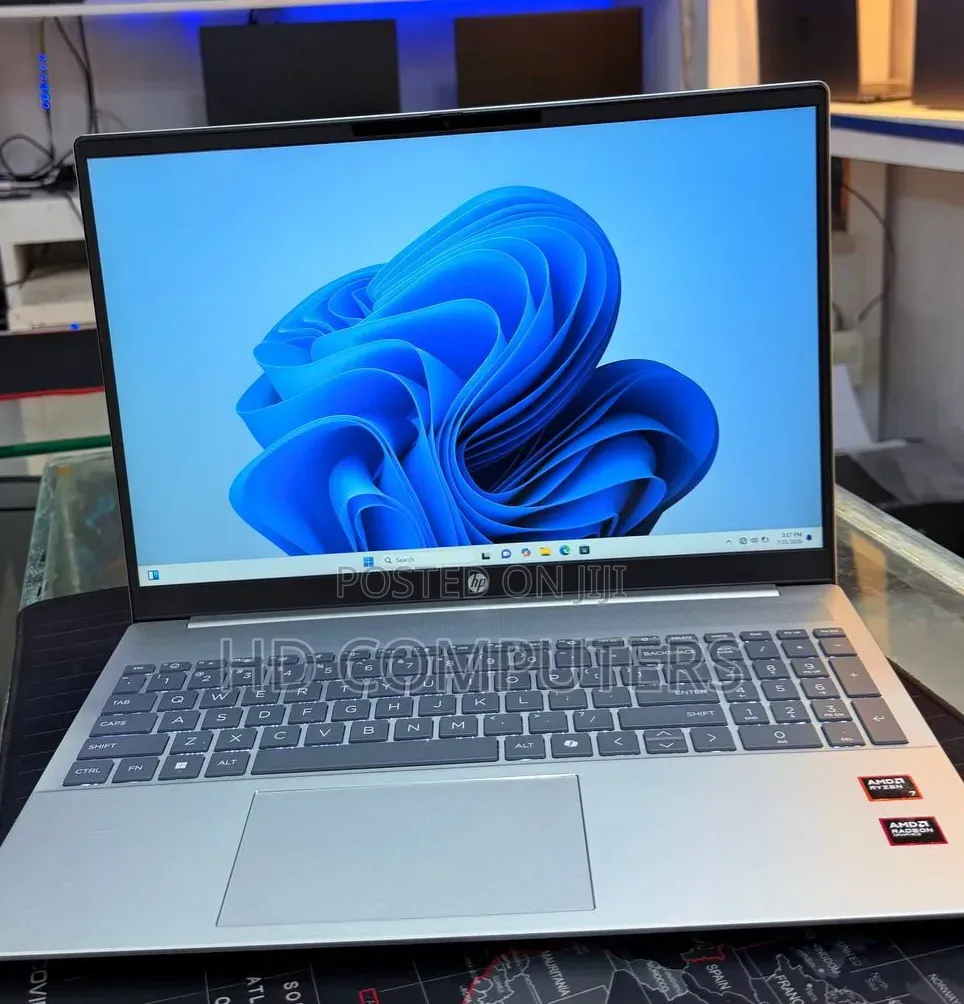 New Laptop HP Pavilion 15 16GB AMD Ryzen 7 SSD 1T