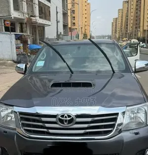 Toyota Hilux 2012 Blue
