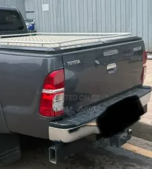 Toyota Hilux 2012 Blue