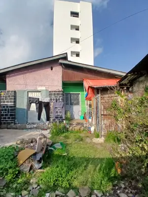 3bdrm House in ቀርደን ሀሰና ፕሮፐርቲስ, Lideta for sale